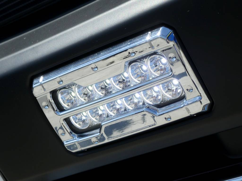 フロントバンパーガードにはＬＥＤデイライト！！
