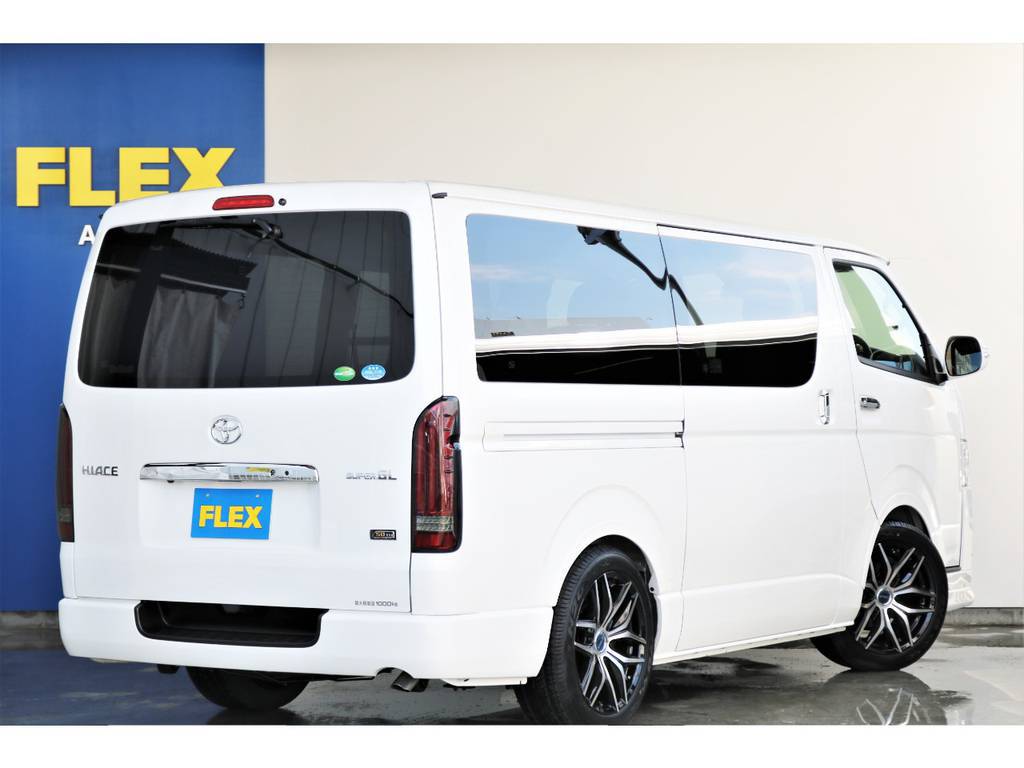 バックカメラ搭載ですので駐車もご安心ください