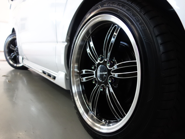 新車ハイエースＶ５０周年特別仕様車４１５コブラフルエアロＫＩＴ完成しました！！スポーティーな１台！！