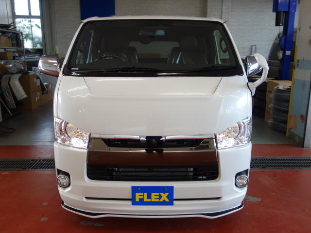 新車ハイエースＶ５０周年特別仕様車４１５コブラフルエアロＫＩＴ完成しました！！スポーティーな１台！！