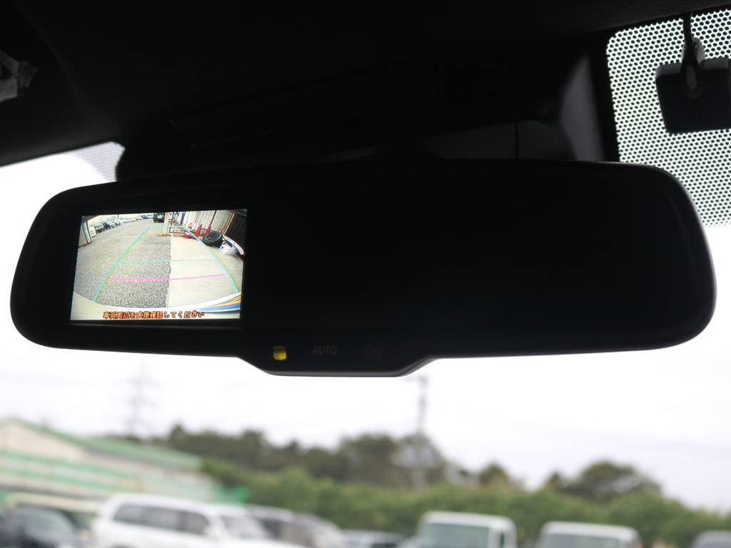 メーカーオプション　バックモニター内蔵自動防眩インナーミラー！