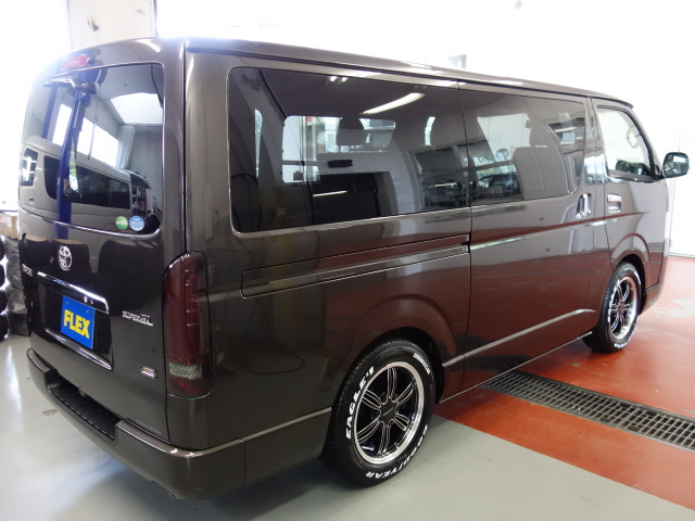 新車５０周年特別仕様車床張り施工ベットＫＩＴ装備のファミリーパッケージ完成致しました！！