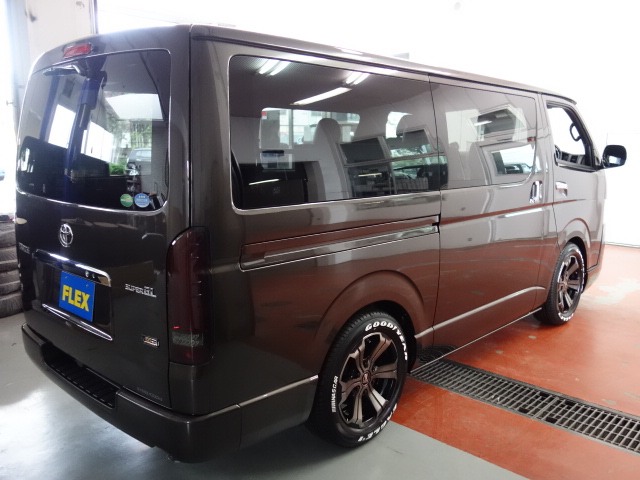 新車ハイエースＶ50周年特別仕様車ナビパッケージ完成致しました！！