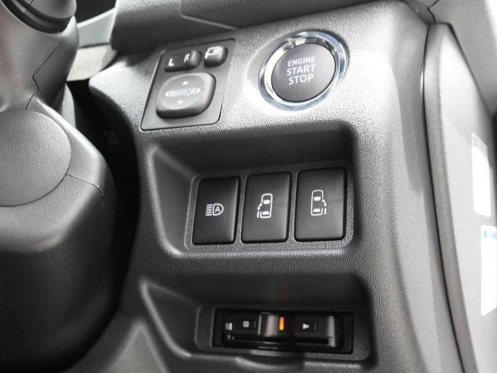 メーカーオプション　両側パワースライドドア！プッシュスタートシステムは標準装備となっております♪