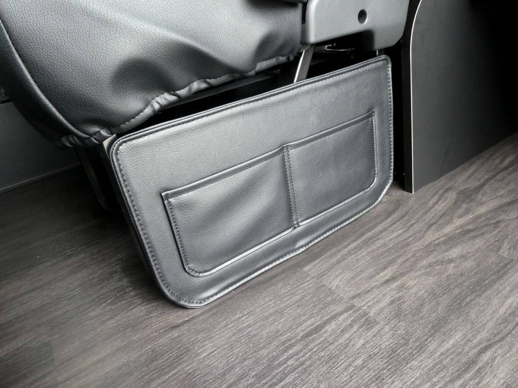 ベットマットや家具はすべて収納可能となります！！