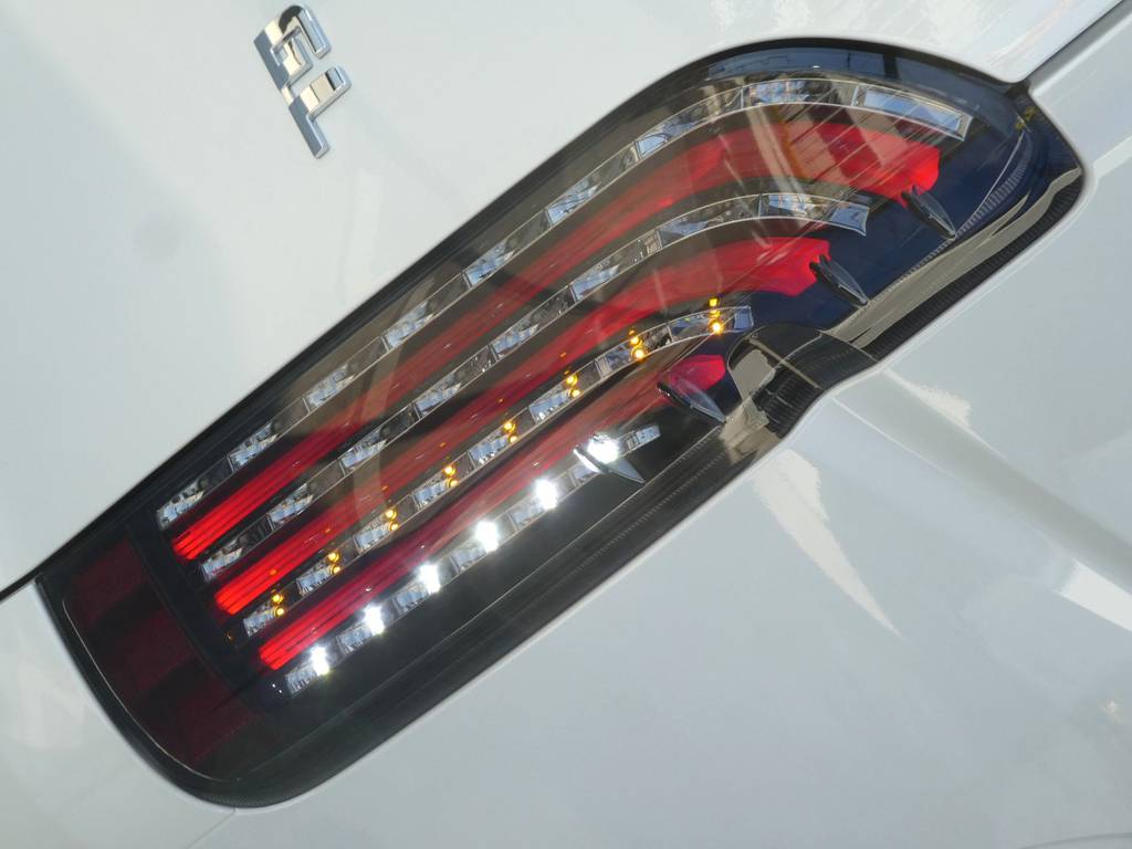 煌きレッドＬＥＤテールをインストール！！