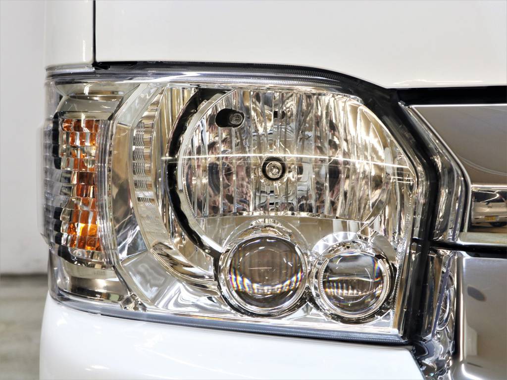 ＬＥＤヘッドランプなどメーカーオプションはフル装備！