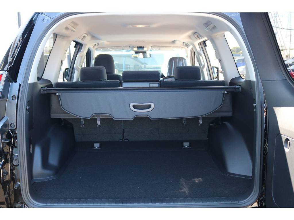 荷室も広くキャンプやアウトドアには重宝します☆