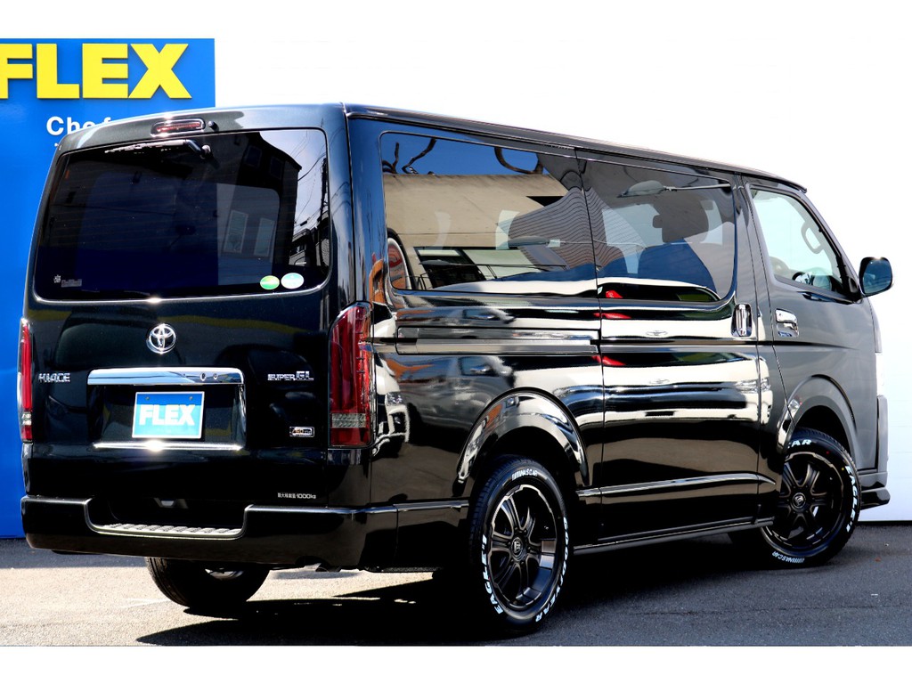 ブラックボディーのカスタム車！