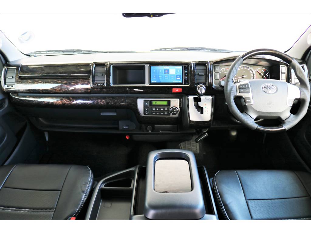 ドライビングポジションが高いので運転しやすいです!!