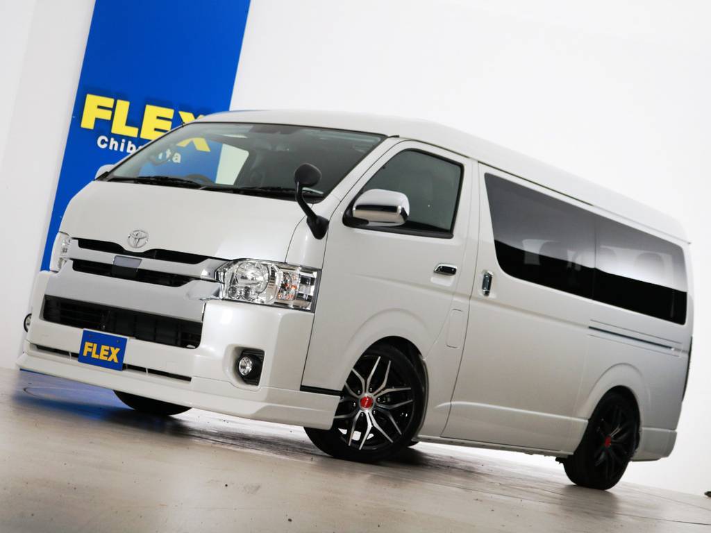 新車未登録　ハイエースワゴンＧＬ　ガソリン２ＷＤ　１０人乗り３ナンバー登録　ＦＬＥＸオリジナル内装アレンジ【Ｖｅｒ１】！