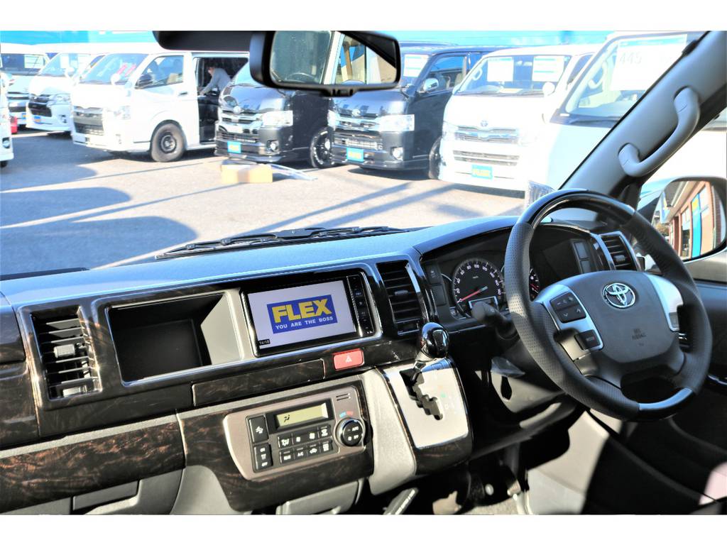 室内高があり、ゆったりとした運転席周り！！