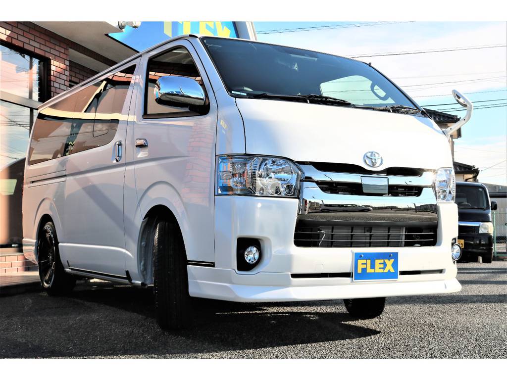 ＦＬＥＸスポイラーや標準装備のセーフティセンス搭載！