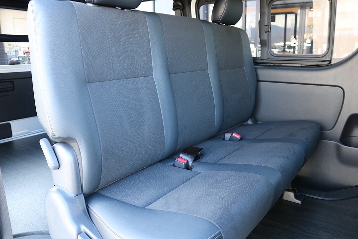 セカンドシート！特別仕様車ならではのシートで見た目も良いですよ！