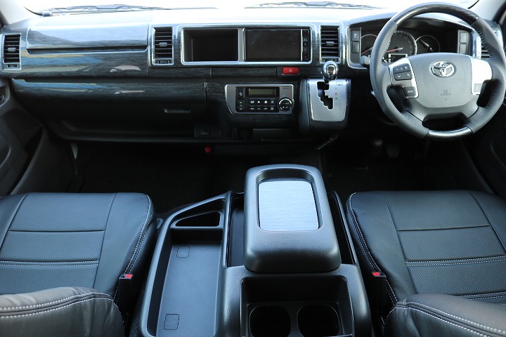 黒木目調パネル＆ステアリング＆シフトをセットしたインテアリア廻り♪