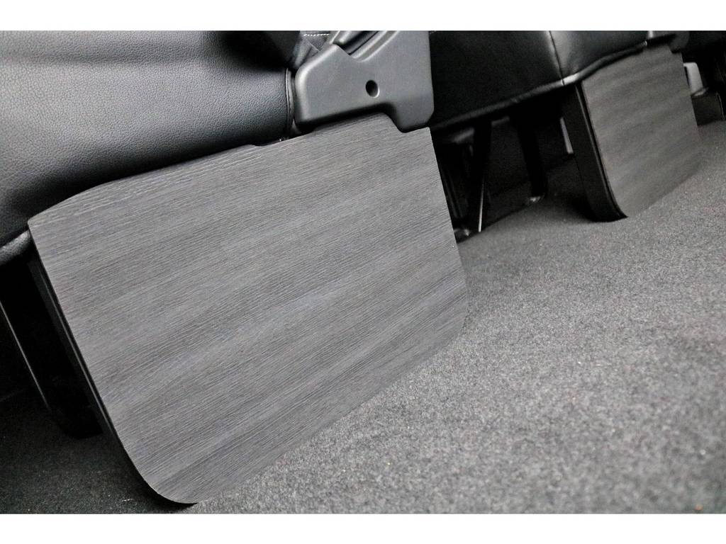 足元にも木目を使用することで落ち着ける空間づくりが出来ます♪
