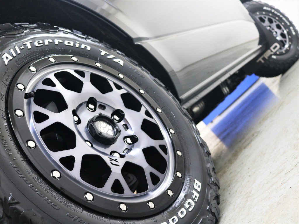 １６inchエクストームＪ ＸＪ０４ＡＷ ＆ ＢＦグッドリッチ！