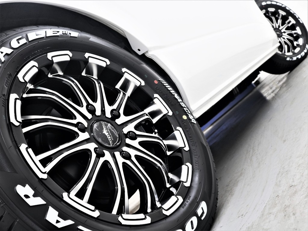 17inバトルシップホイールにナスカータイヤ！