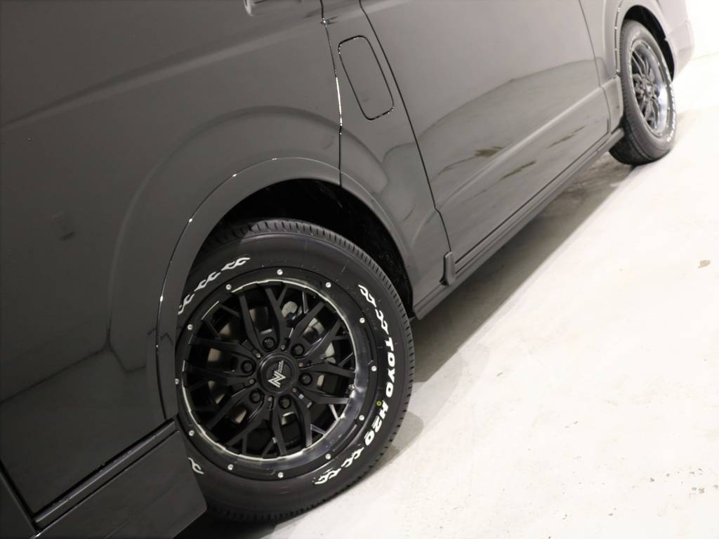 ローダウンとオーバーフェンダーで車高ダウンを図っております！
