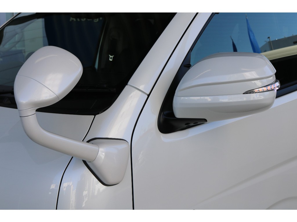コーナーミラーボディ同色塗装済み！
