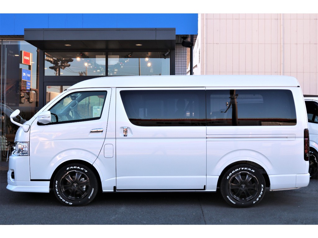 東名高速【厚木インター】出口から平塚方面へ1つ目の交差点に店舗が御座います！