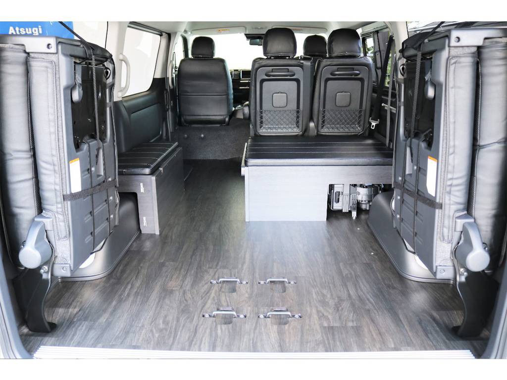 床張りフローリング済みですので、床面が汚れたり濡れても掃除が楽々です！