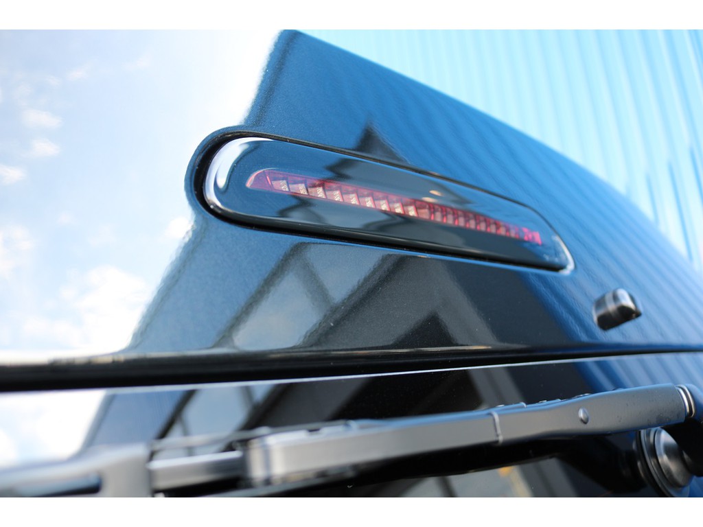 ヴァレンティ製LEDハイマウント装着済み！