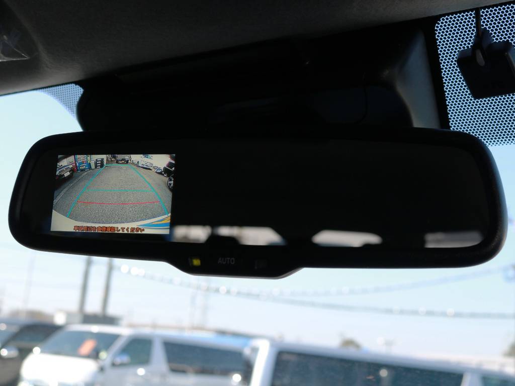 メーカーオプション　バックモニター内蔵自動防眩インナーミラー！