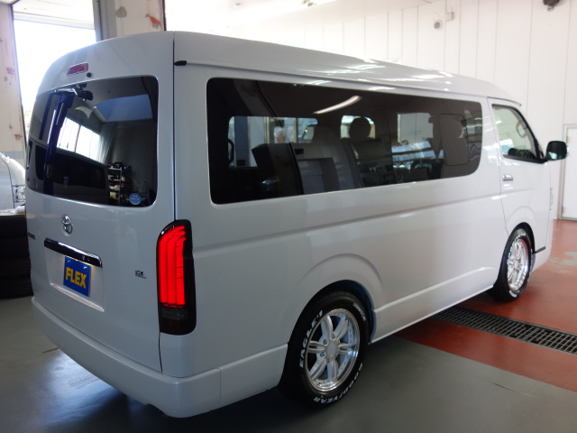 新車ワゴンＧＬ２ＷＤファミリーに好評のアレンジＡＳシートアレンジツインナビパッケージ入庫致しました！！