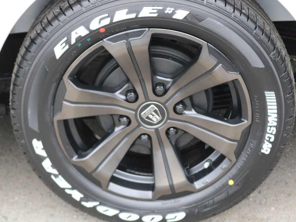 フレックス限定カラーのバルベロ17インチアルミホイール♪