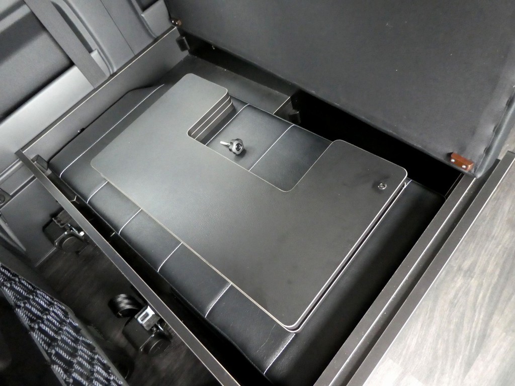 ベッドマットは全て収納可能となります！！