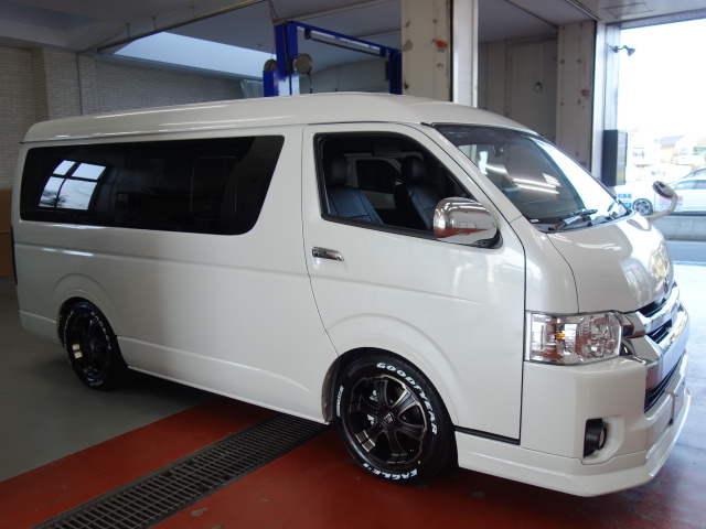 ハイエース西東京店ワゴンＧＬアレンジＲ１シートアレンジ試乗車完成致しました！！試乗の際は事前にご予約お願い致します！！