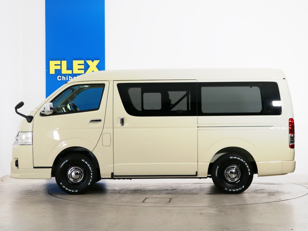 ノーマル車高のお車となります。ローダウン等、追加のカスタムもお任せください！
