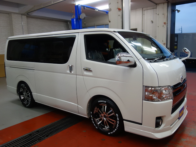 新車ハイエースＶダークプライムⅡナビベットＫＩＴパッケージ完成致しました！！即納車可能になります！！