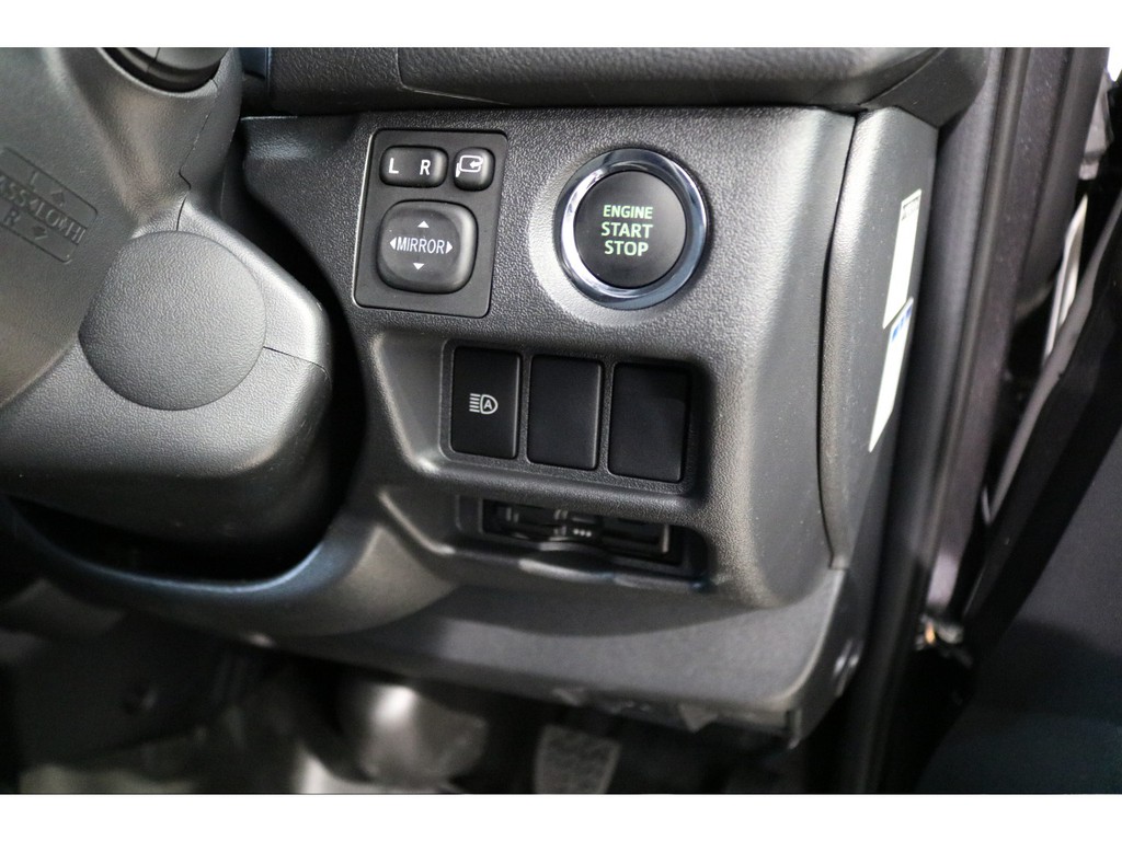 特別仕様車標準装備のスマートキー＆プッシュスタートとビルトインETC！