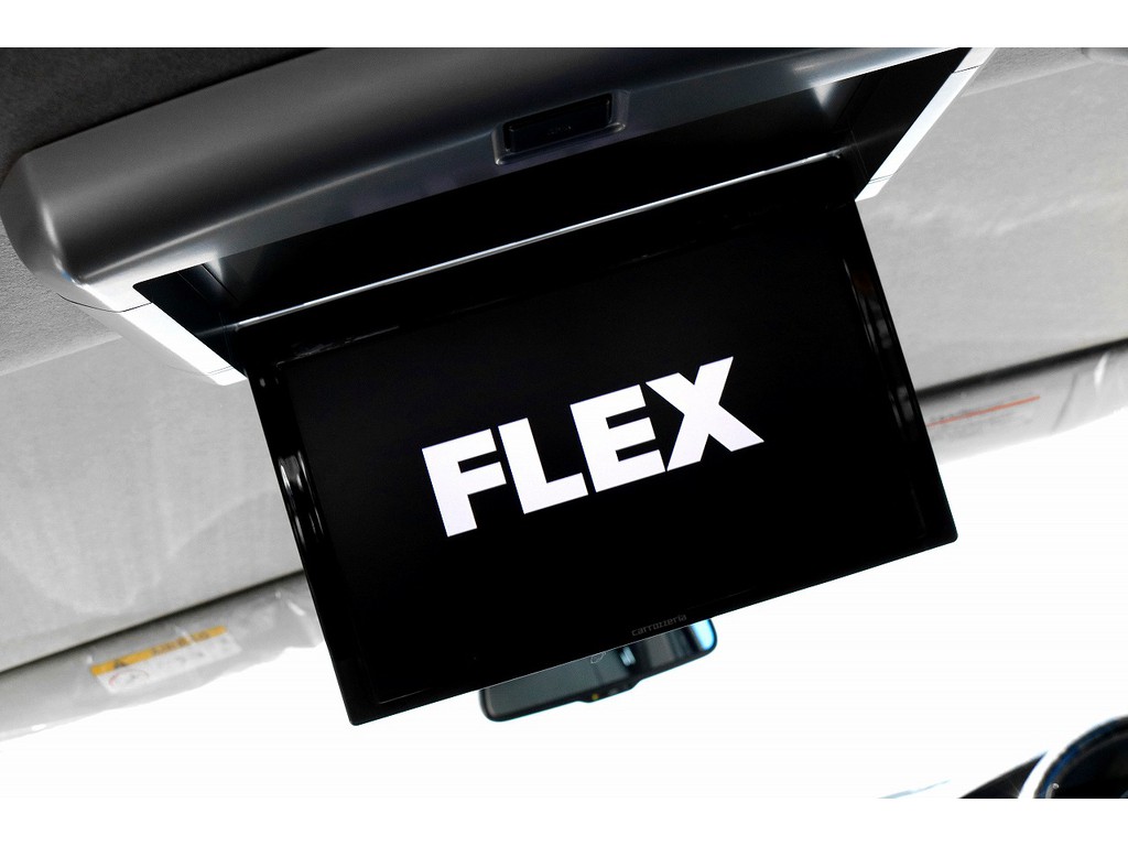 後席にはもちろん！！フリップダウンモニターをセット！！