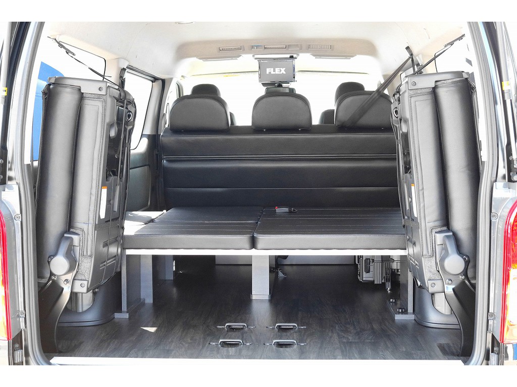 テーブルは簡単に取り外し可能ですよ！！