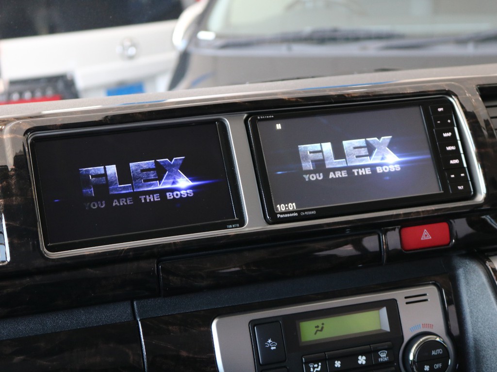 パナソニックストラーダSDナビ！※音楽録音・DVD再生・フルセグ・Bluetooth接続可！7インチサブモニター！！