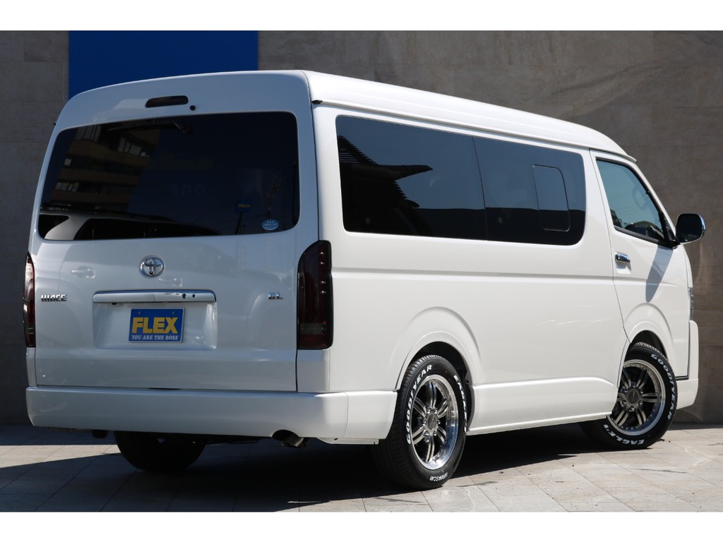 オリジナル内装架装Ver２！４ＷＤ！登録済み未使用車！