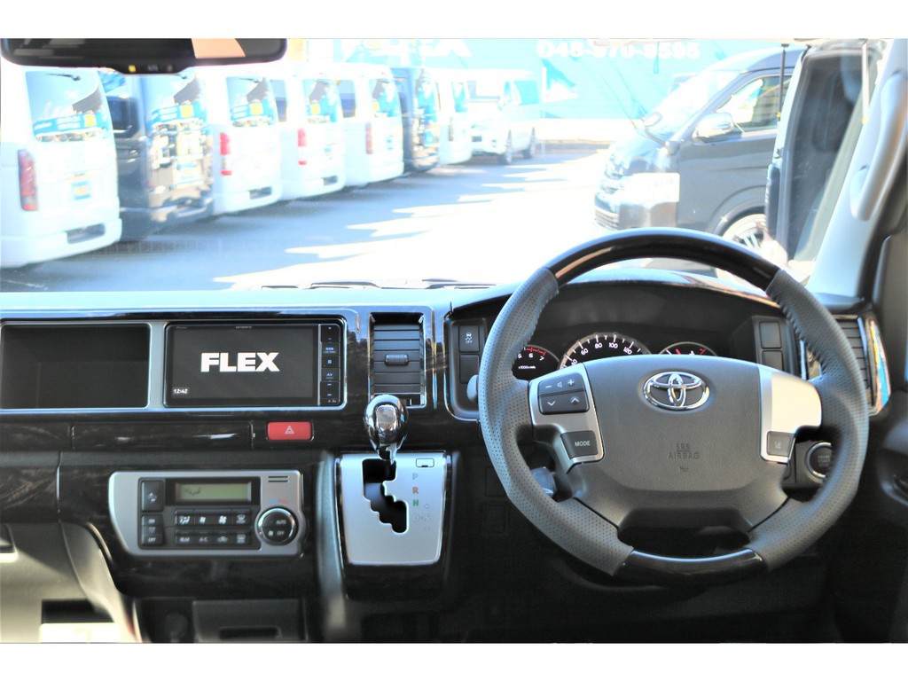 インテリアパネルキットにより内装も豪華に仕上げました！