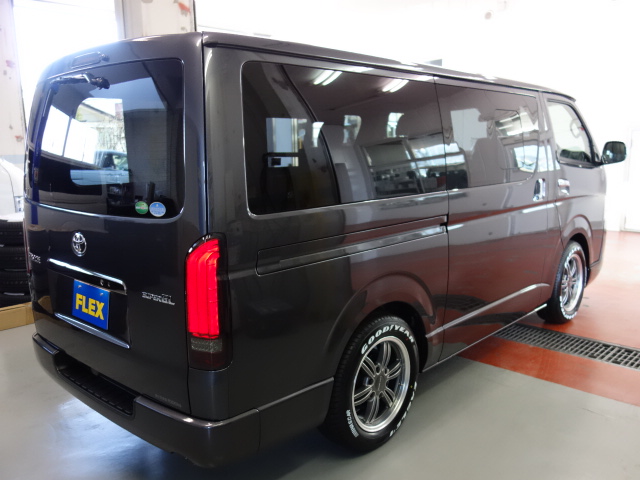 新車ハイエースＶダークプライムⅡ２８００ディーゼルナビパッケージ完成致しました！！