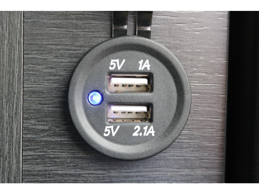 後席用のＵＳＢソケットも完備！