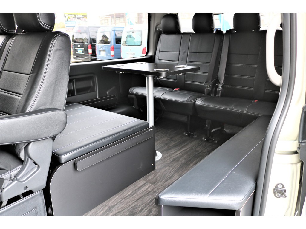 ウォークスルーにもなりますので乗り降りもラクチン♪