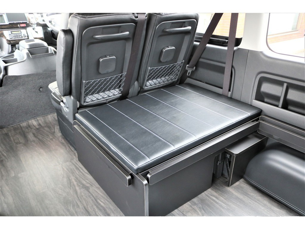 ベット兼用の３列目シート！