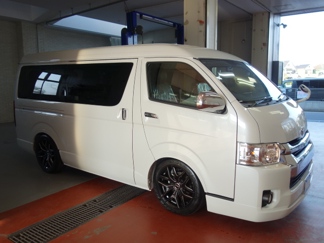 新車ファインテックツアラートリプルナビパッケージ完成！！ＦＬＥＸオリジナルパーツ多数装備！！