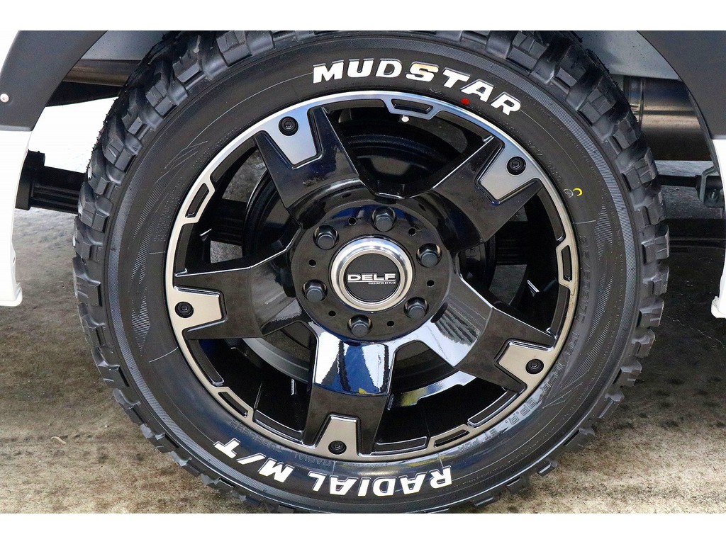 Ｄｅｌｆ０３　１７インチ　　マッドスターホワイトレタータイヤをセット！！