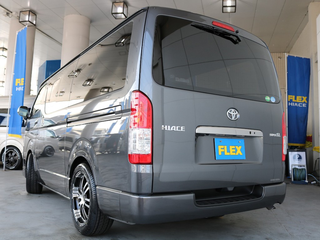 新車ハイエース！