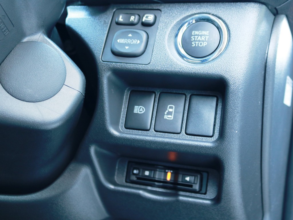 メーカーオプション　プッシュスタートシステム＆パワースライドドア♪
