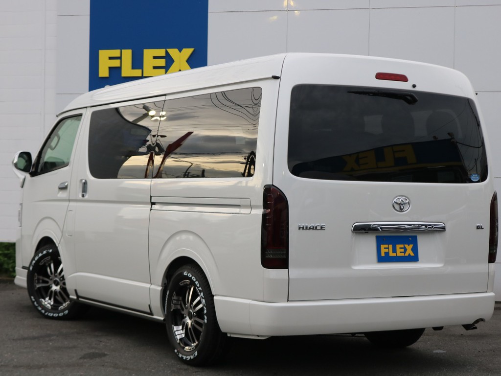 新車未登録　ハイエースワゴンＧＬ　ガソリン４ＷＤ　１０人乗り３ナンバー登録　寒冷地仕様　内装アレンジ【アレンジＡ－Ｓ】！
