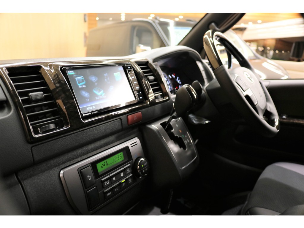 トヨタ ハイエースバン 2 8 スーパーgl ダークプライム ロングボディ ディーゼルターボ 4wd 車探しなら中古車 新車の専門店flex フレックス へ